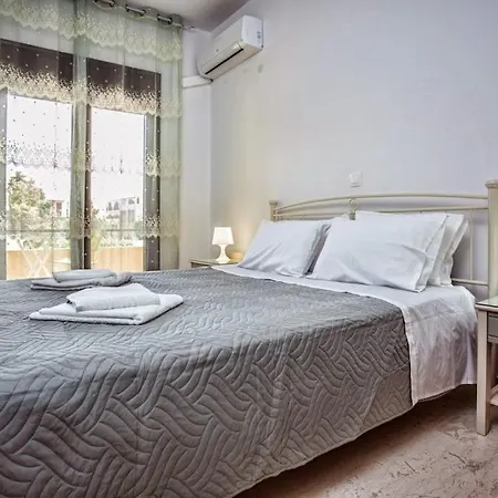 Apartment George 5 *